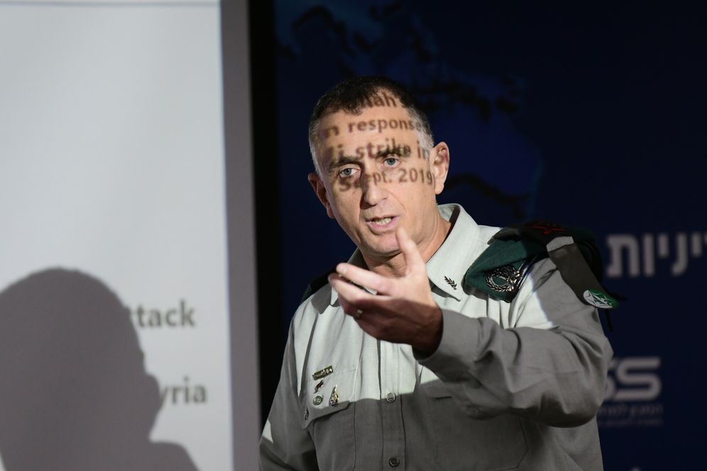 Le général de division Tamir Hayman, ancien chef du renseignement militaire, à la conférence internationale annuelle de l'Institut d'études sur la sécurité nationale, à Tel Aviv, le 28 janvier 2020