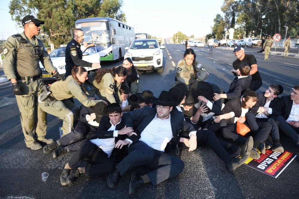 הפגנות חרדים סמוך לבית ליד, ארכיון