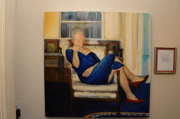 ציור של ביל קלינטון בשמלה ועקבים מתוך תיקי אפשטיין