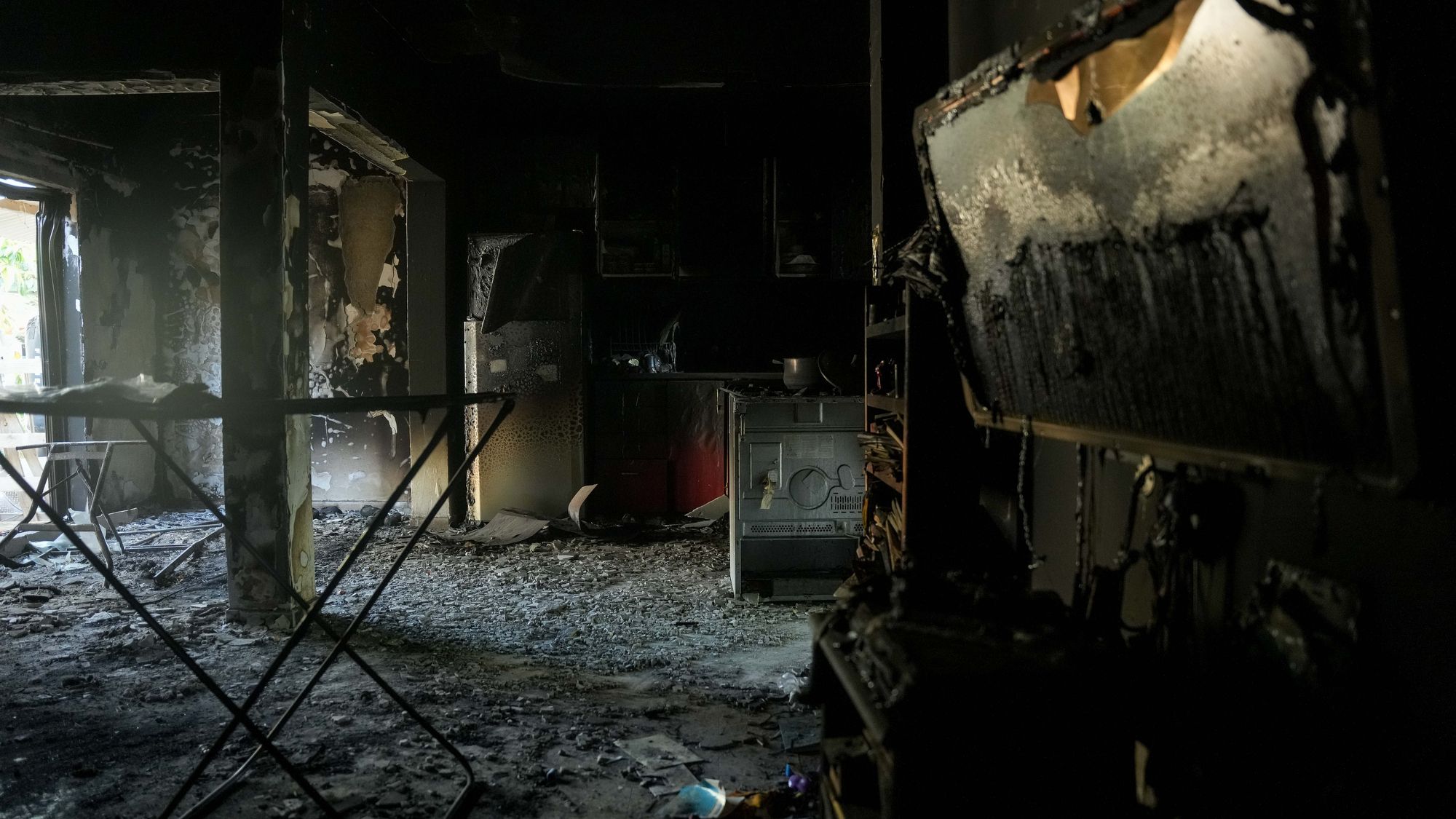 Enquête sur le 7 octobre : les terroristes ont ravagé le kibboutz Holit pendant des heures avant l'arrivée de Tsahal