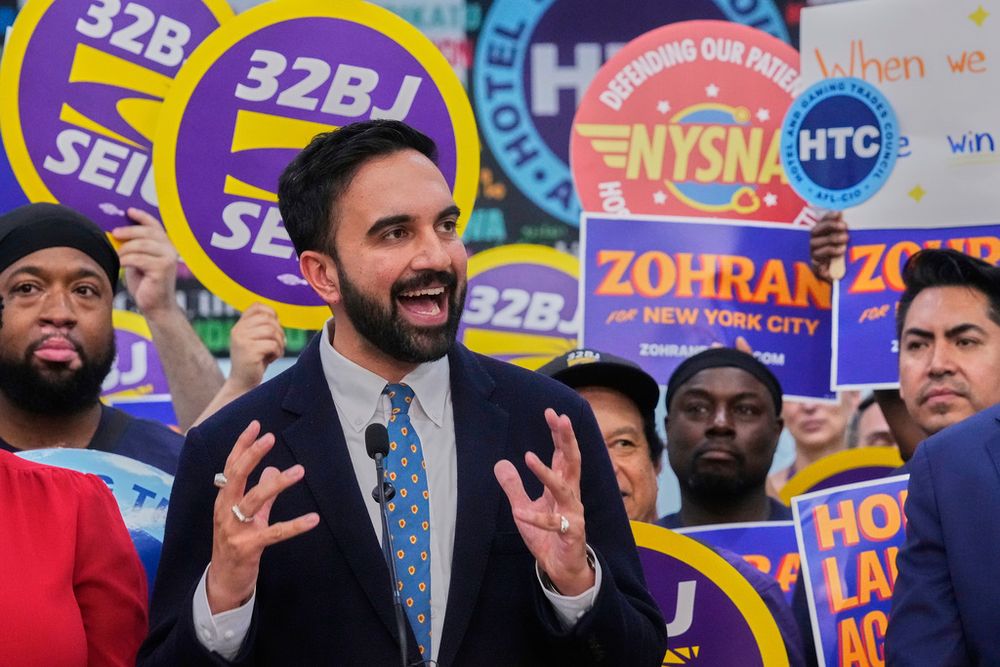 Le candidat démocrate à la mairie de new York, Zohran Mamdani, s'exprime lors d'un rassemblement au siège du Hotel & Gaming Trades Council à New York, le mercredi 2 juillet 2025