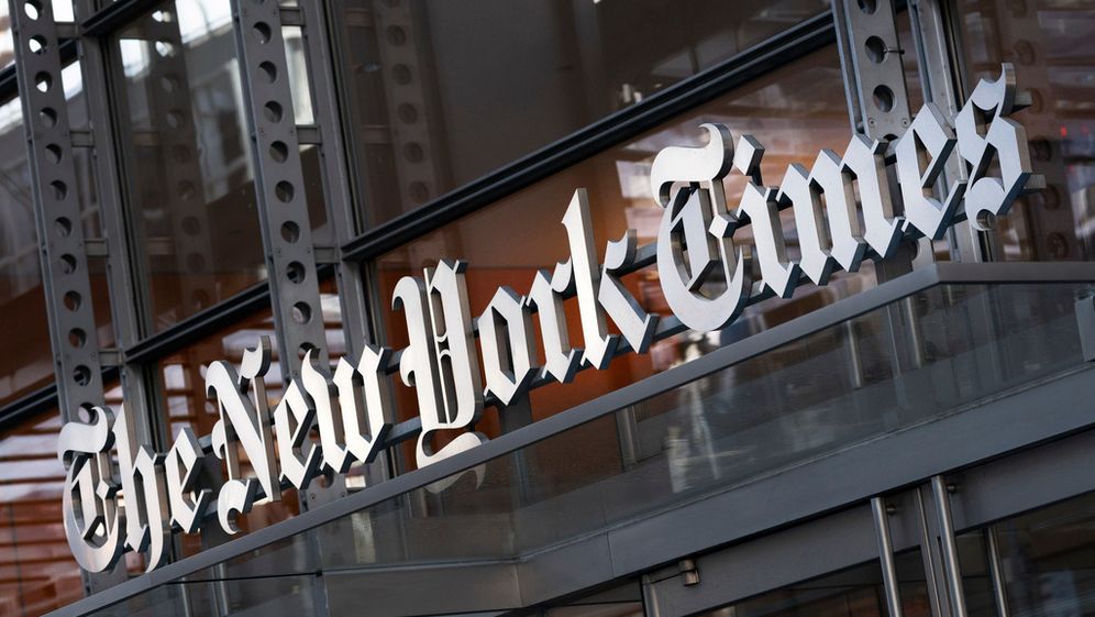 Associated Press הכניסה לבניין משרדי העיתון ניו יורק טיימס