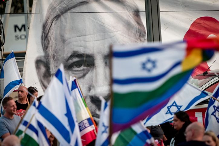 Qatari Newspaper Under Fire For Comparing Israel's PM Netanyahu To Hitler - Vimarsana News