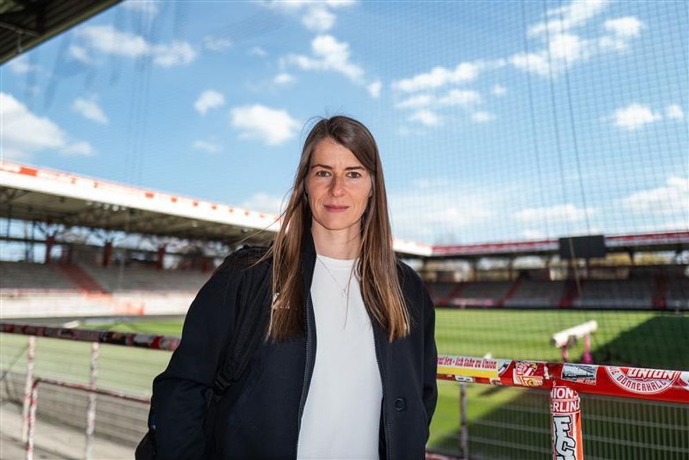  المدربة ماري-لويز إيتا 