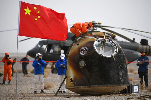 Chinese Astronauts Return To Earth After Six Months In Space - Vimarsana News