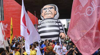 Des milliers de manifestants protestent contre le projet de loi, qui accorde une amnistie à Bolsonaro

