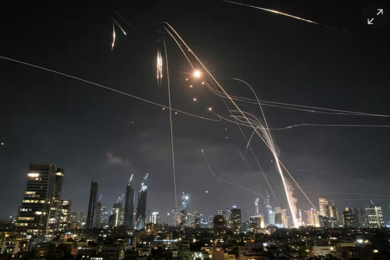 L'Iran menace de frapper Tel-Aviv si Donald Trump attaque Téhéran et les infrastructures du pays