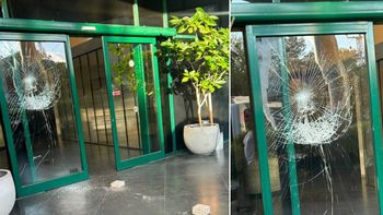  Glass doors at the entrance to the News 12 system in Tel Aviv were smashed, for the second time this month