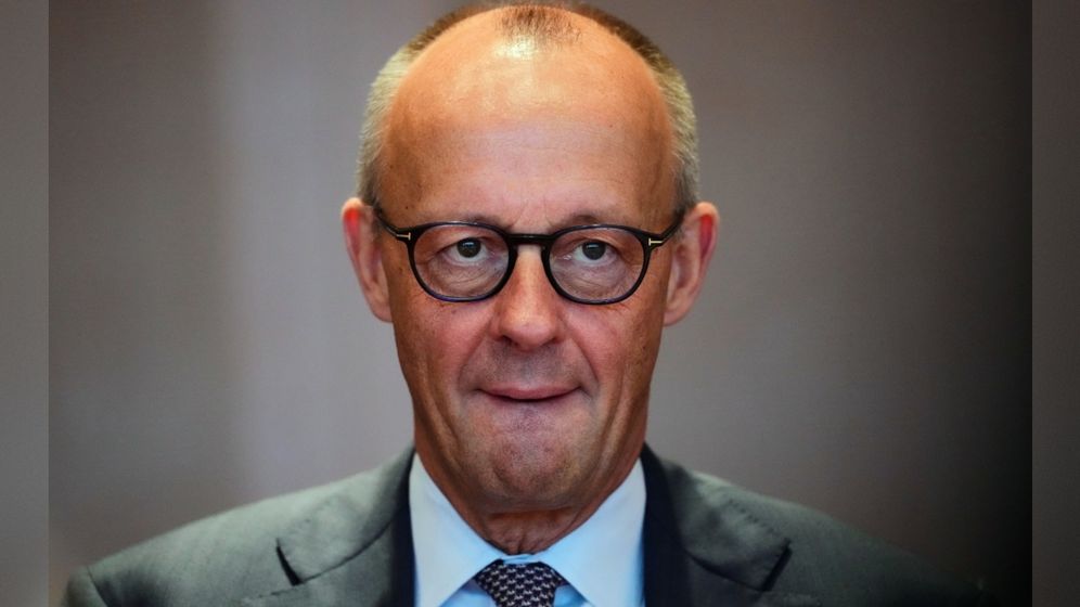 AP/מרקוס שרייבר קנצלר גרמניה פרידריך מרץ מגיע לישיבת הממשלה במשרד הקנצלר בברלין, גרמניה, ביום רביעי, 16 בספטמבר 2026