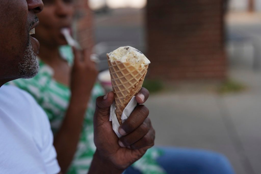 Spécial week-end | États-Unis : glace dans la poche, poulet à la main… ces lois alimentaires qui défient l’imagination