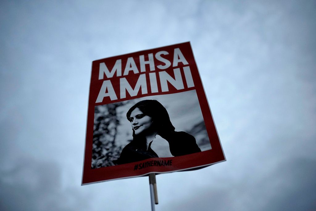 Mahsa Amini reste le symbole de la révolte iranienne quatre ans après sa mort