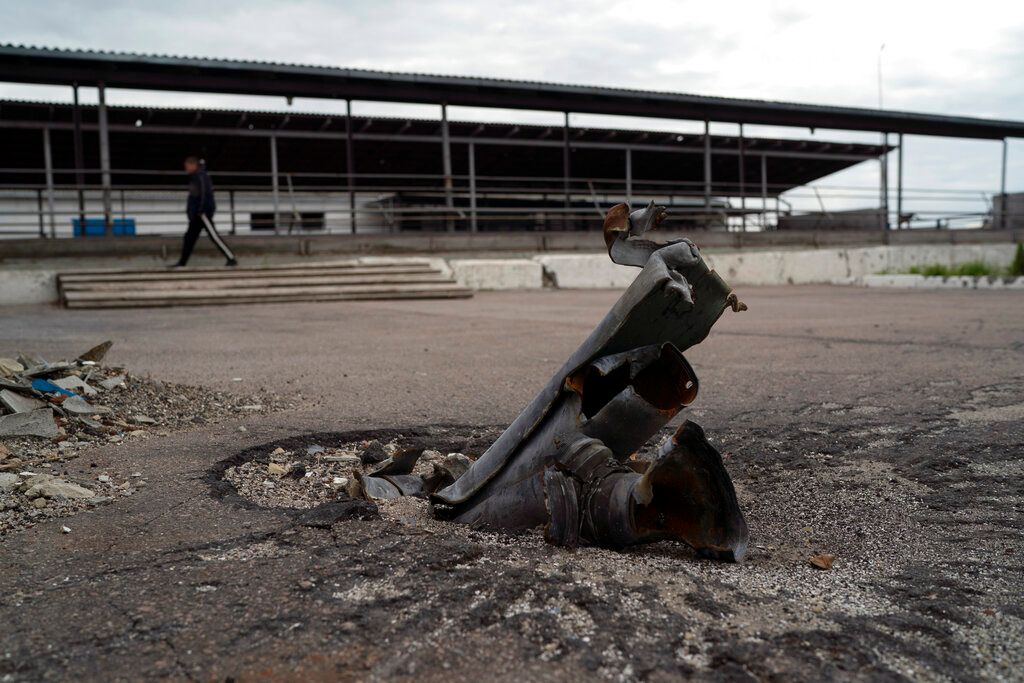 Cluster Time: U.S. Sends Ukraine Controversial Weapon Amid European Criticism - Vimarsana News