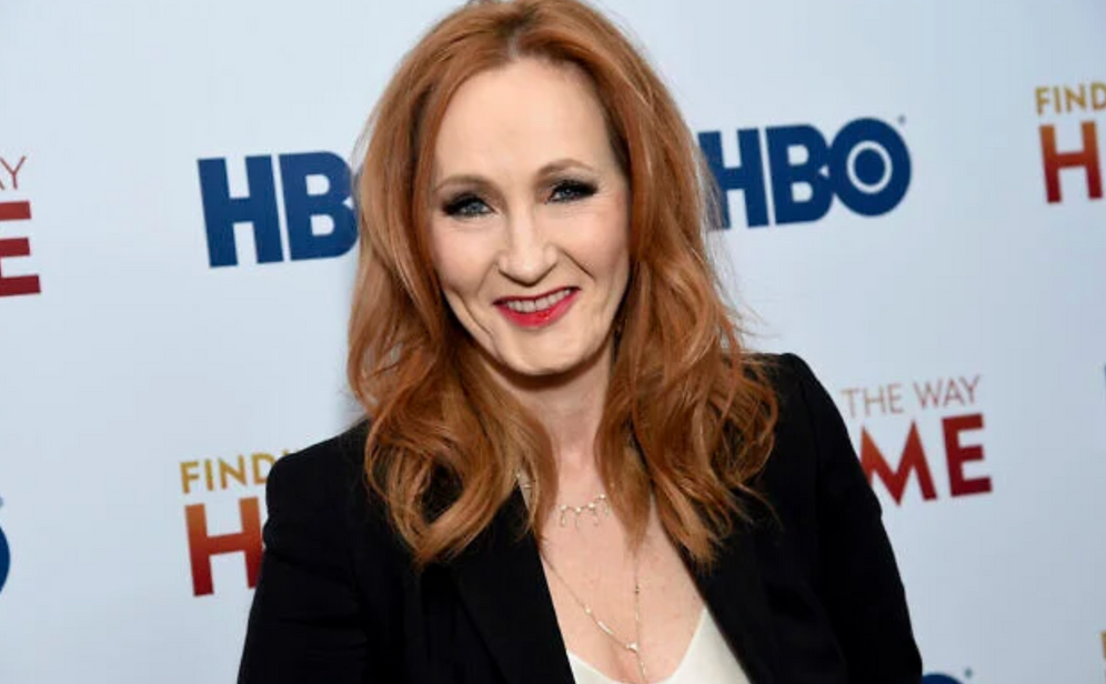 Evan Agostini/Invision/AP L’autrice J.K. Rowling assiste à la première du documentaire HBO Finding the Way Home, le mercredi 11 décembre 2019, au 30 Hudson Yards, à New York.
