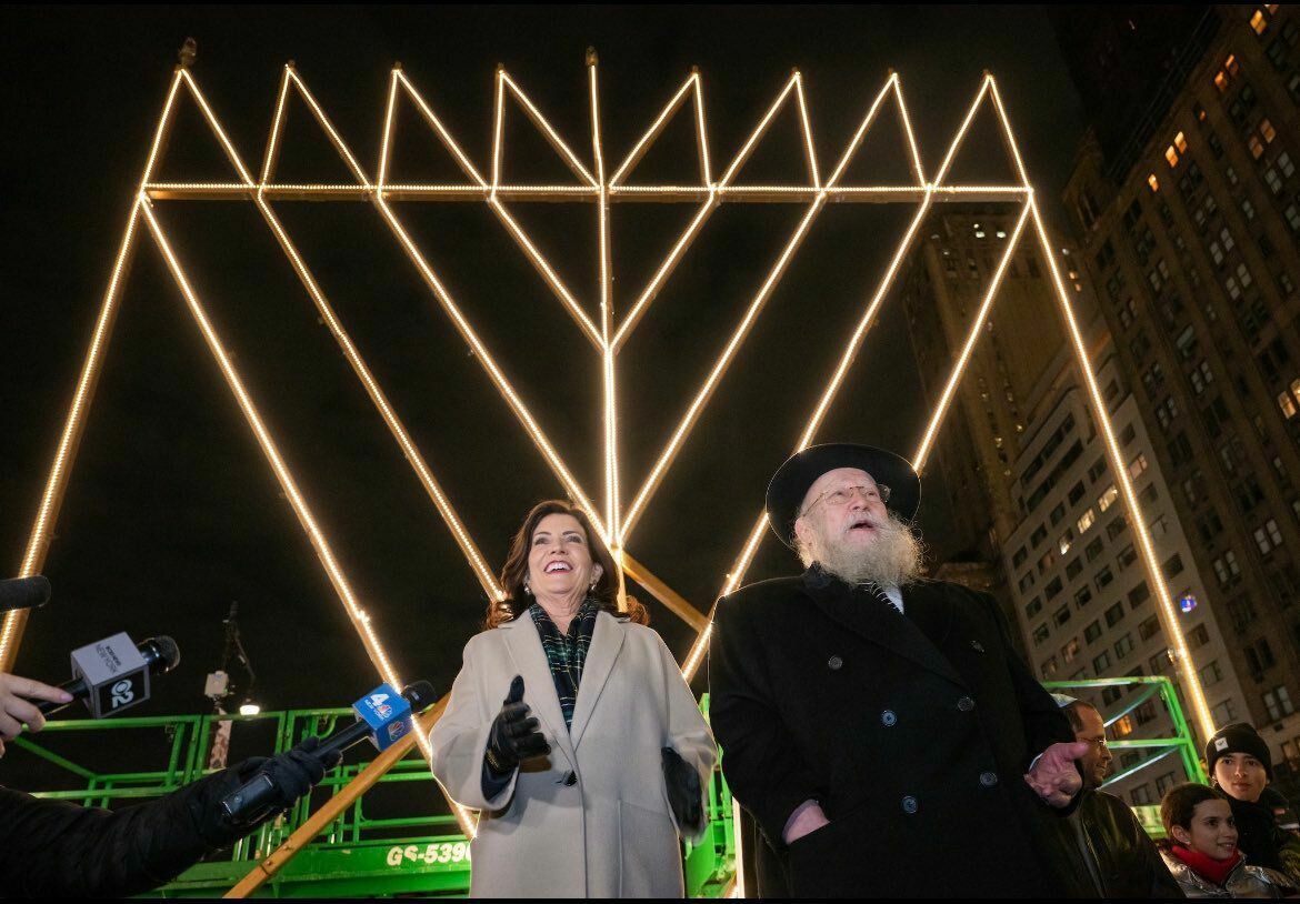 World's Largest Hanukkah Menorah Lit Up In New York City i24NEWS