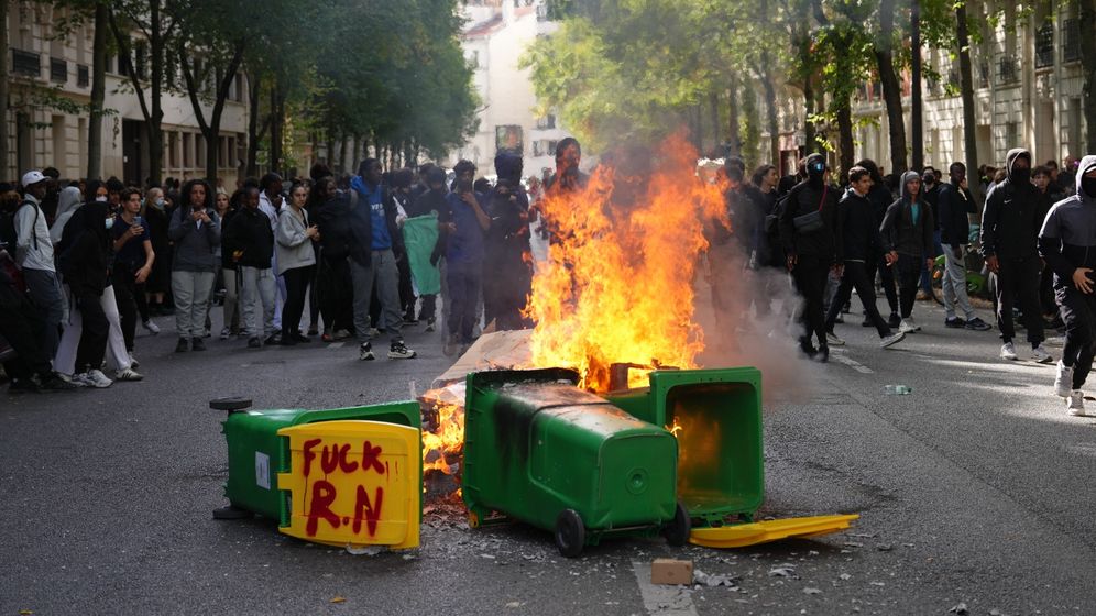 AP Photo/Aurelien Morissard מחאות אלימות בצרפת בשל מצב מערכת החינוך, 02.10.2026