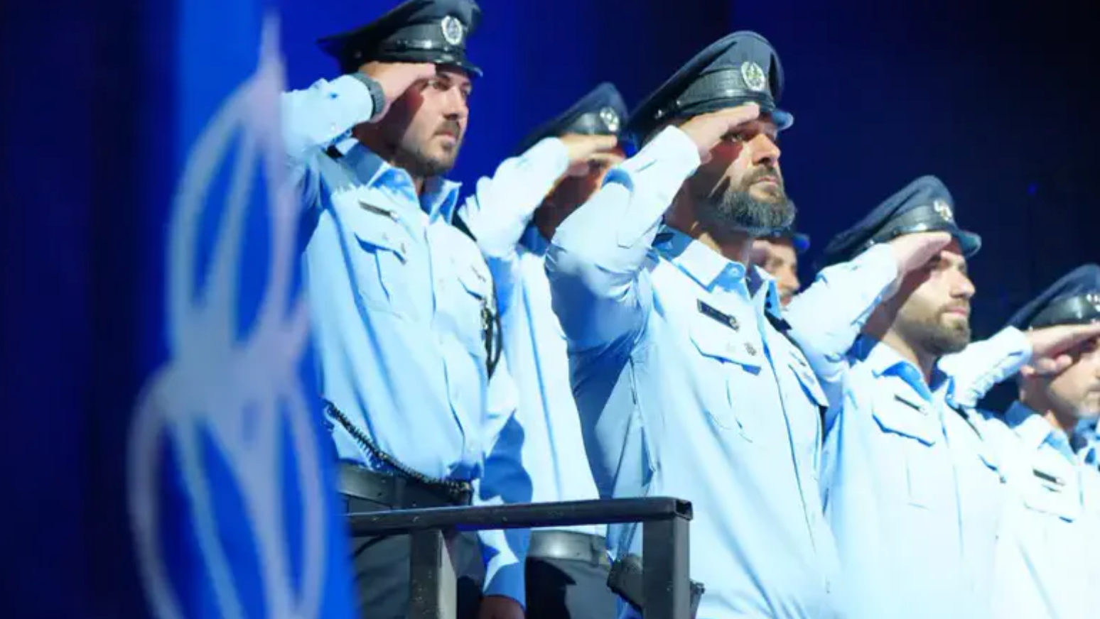 Le frère de Ran Gvili devient officier de la police israélienne