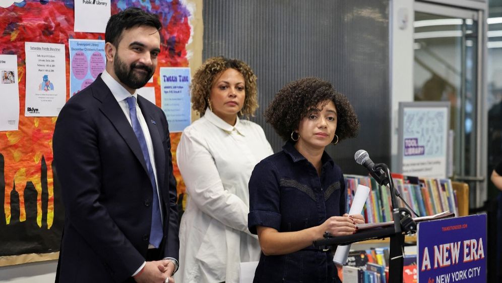 La responsable du recrutement de Zohran Mamdani, Catherine Almonte Da Costa (à droite), démissionne un jour après sa prise de poste après la révélation de tweets antisémites