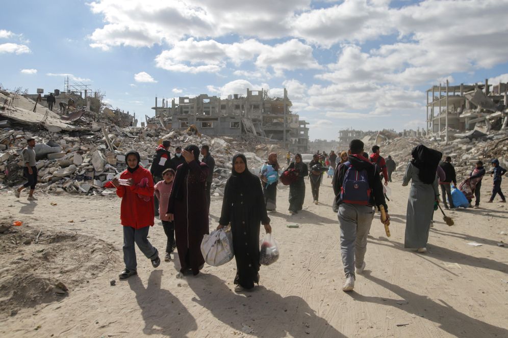 AP Photo/Jehad Alshrafi Displaced Palestinians return to Rafah, Gaza Strip