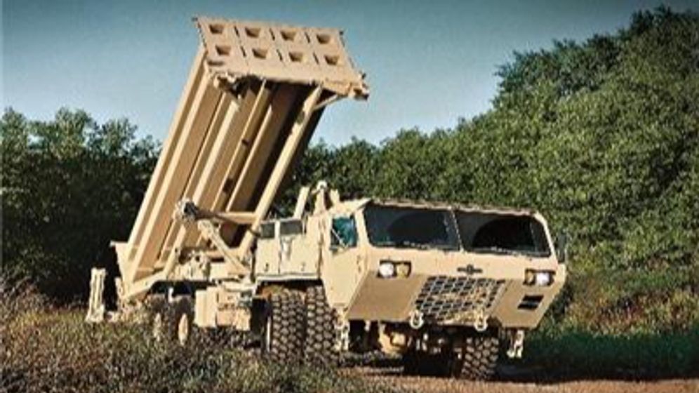 Photo: Oshkosh Defense משאית המצוידת במערכת נגד טילים בליסטיים (THAAD). ארכיון