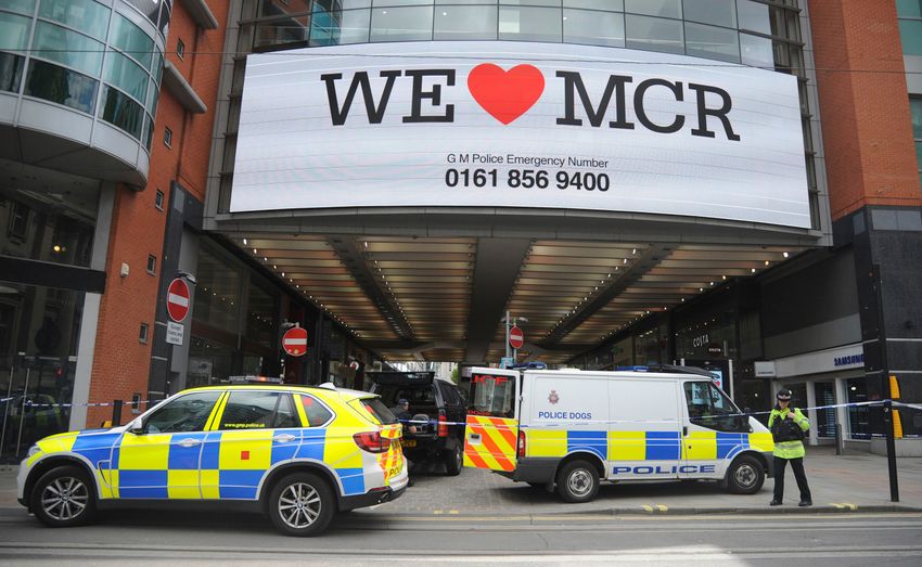 Illustration / Police evacuate the Arndale shopping centre, in Manchester, England Tuesday May 23, 2017
