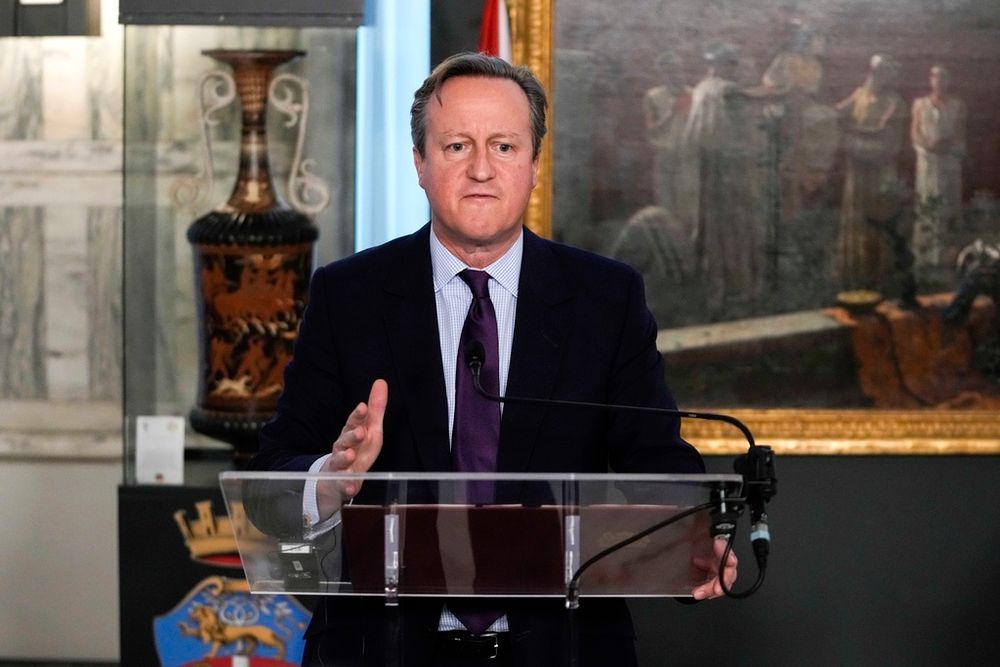 Le ministre britannique des Affaires Ã©trangÃ¨res, David Cameron