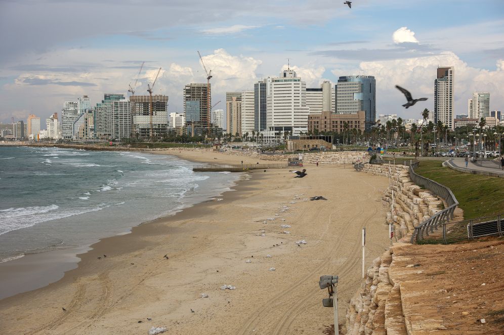 מעונן חלקית בחוף יפו, ארכיון