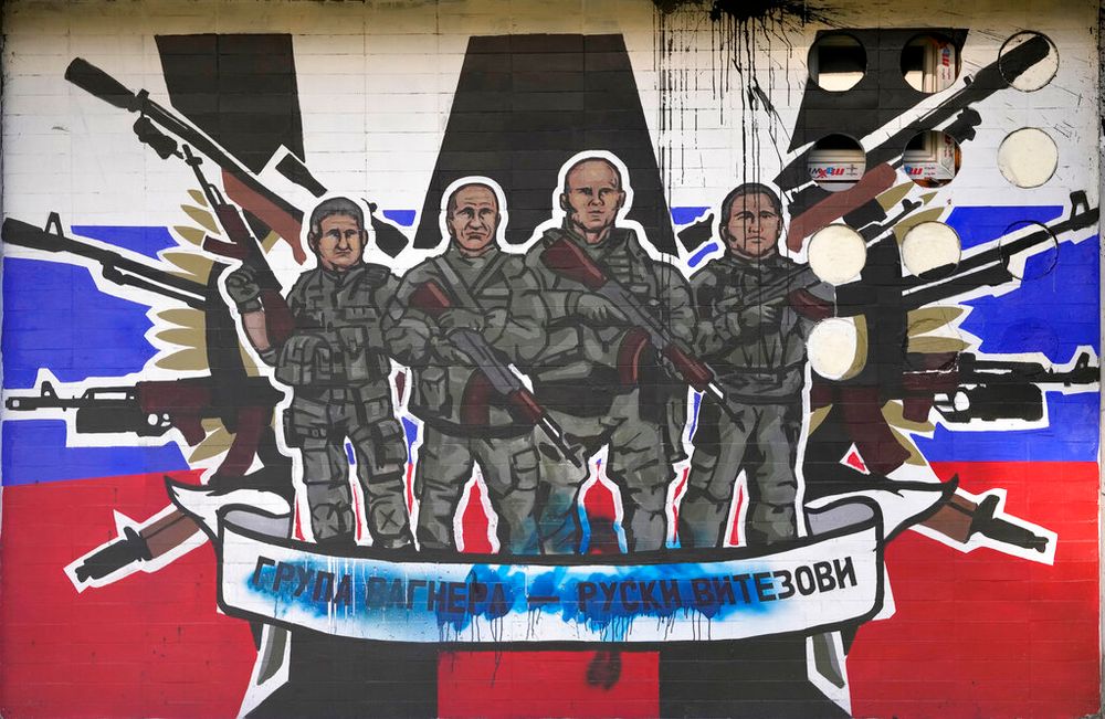 Une peinture murale représentant des mercenaires du Groupe Wagner de Russie