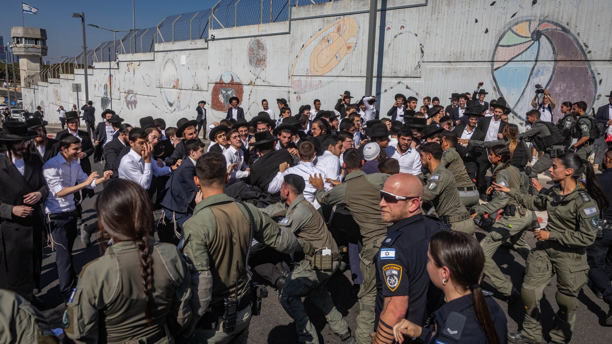 Israël : des centaines d'orthodoxes manifestent contre l’arrestation de déserteurs
