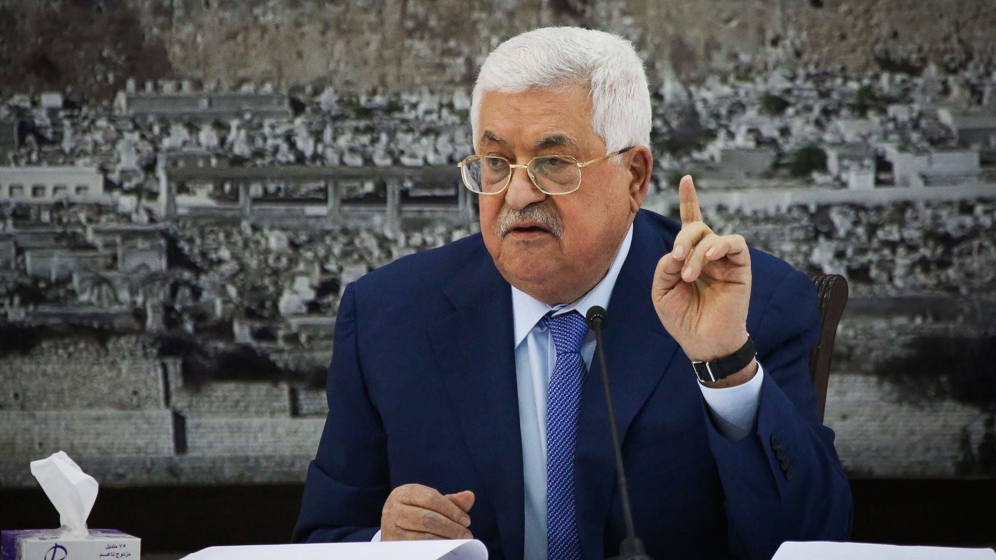 الرئيس الفلسطيني :"يجب على حماس تسليمنا السلاح، نريد دولة منزوعة السلاح"