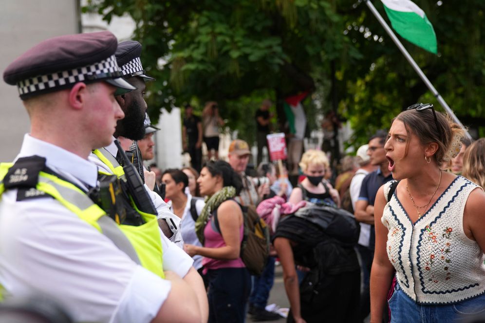 متظاهر في مظاهرة مؤيدة للفلسطينيين في لندن، سبتمبر/أيلول 2025، أرشيف