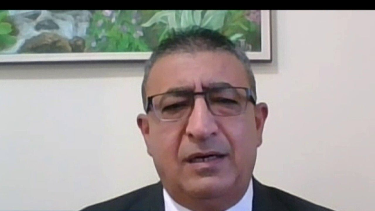 مندي صفدي : "توم باراك يؤيد الجولاني ولا يمثل واشنطن وسنقدم شكوى رسمية ضده"
