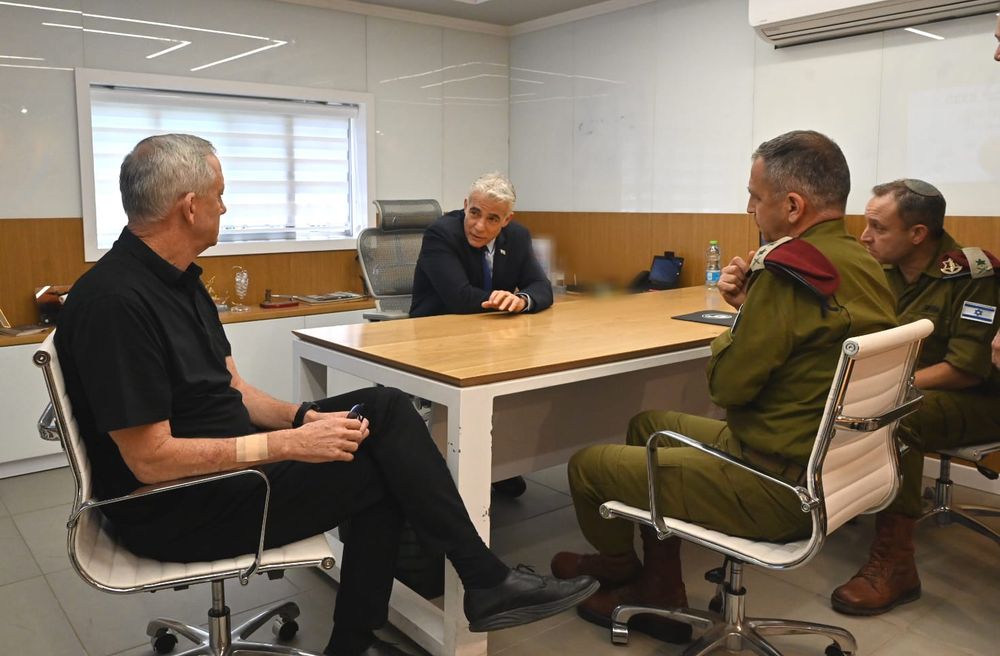 Lapid slams incoming 'government of madness,' warns of 'looting of