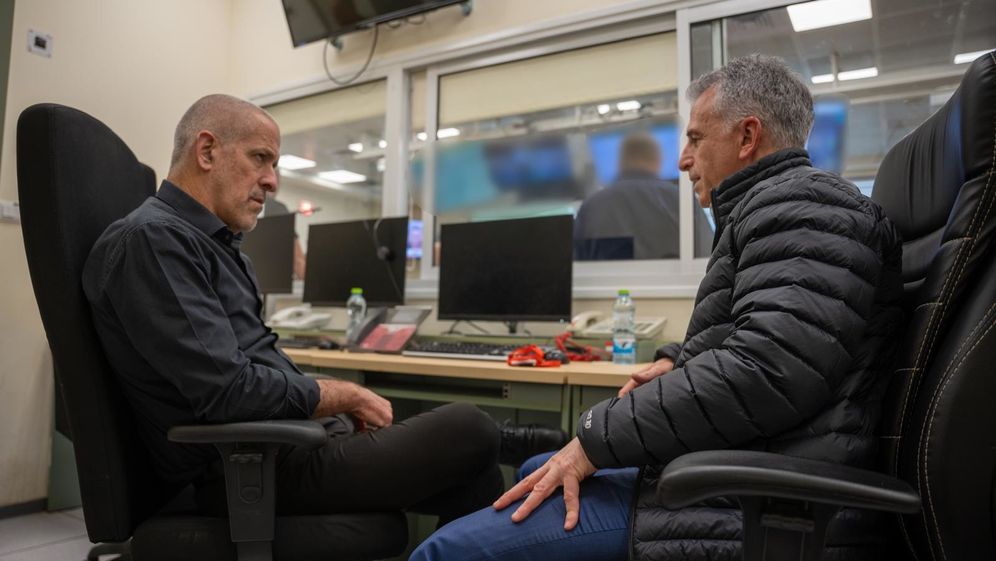 Shin Bet head Ronen Bar (left) meets with Mossad chief David Barnea