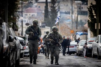 Israeli security forces at the scene of a terrorist attack in Jerusalem on January 28, 2023.