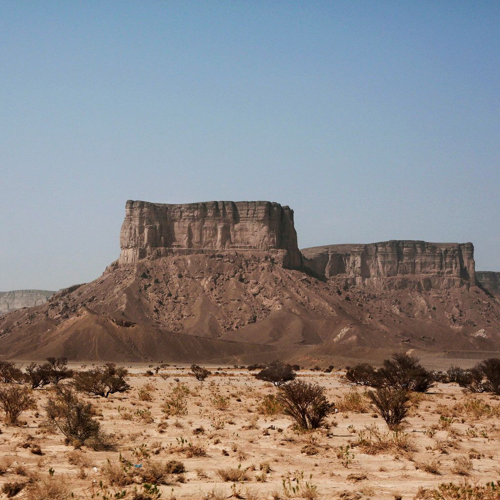 حضرموت: انسحاب قوات الانتقالي من مطار الريان وتأمين المرافق الحيوية