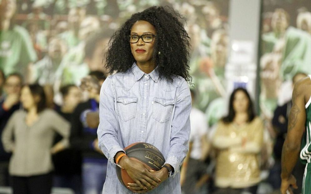 Emilie Gomis, vice-championne olympique française de basket en 2012