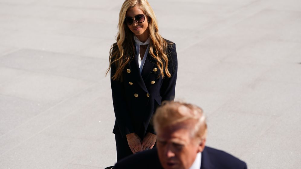 AP Photo/Julia Demaree Nikhinson דונלד טראמפ וקייטי זכריה