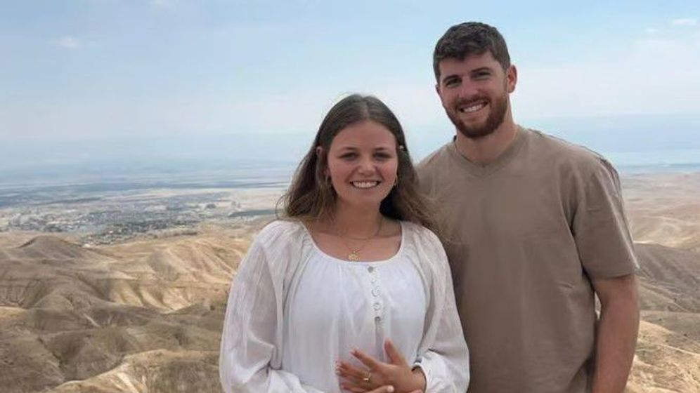 באדיבות המשפחה רוני ומעוז, שנפל מפגיעת רחפן נפץ בדרום לבנון. השניים היו אמורים להינשא בעוד כחודש