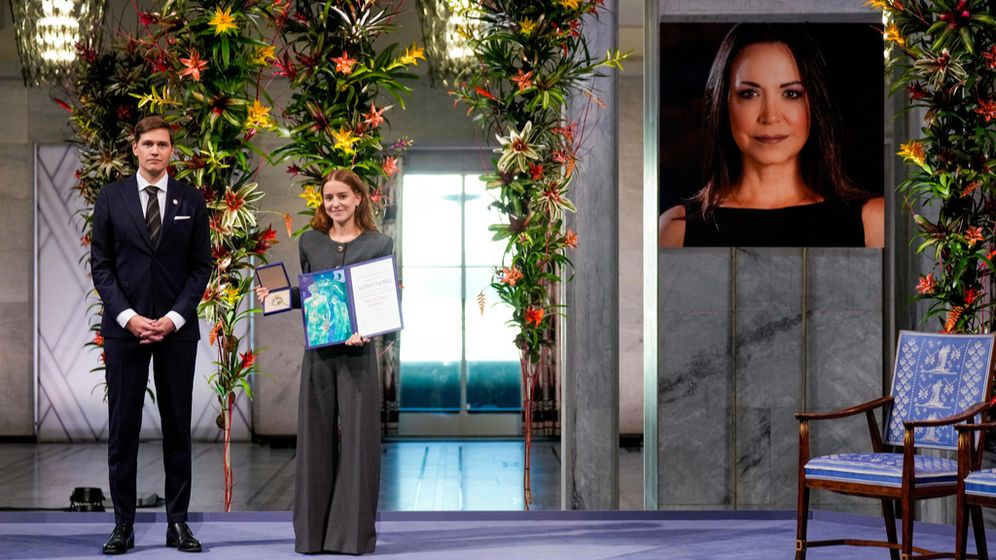 בתה של זוכת פרס נובל לשלום מקבלת את הפרס בשמה, היום