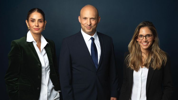 Naftali Bennett dévoile les premiers noms de sa liste pour les élections