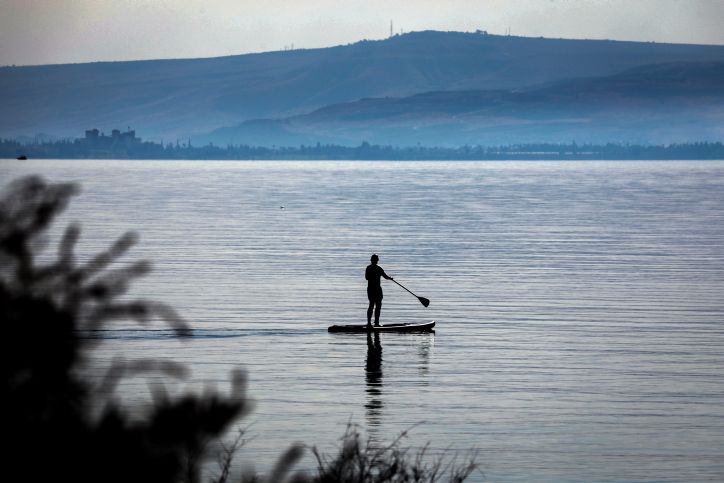 When the winds rise: rescue volunteers protect Kinneret’s summer crowds –...