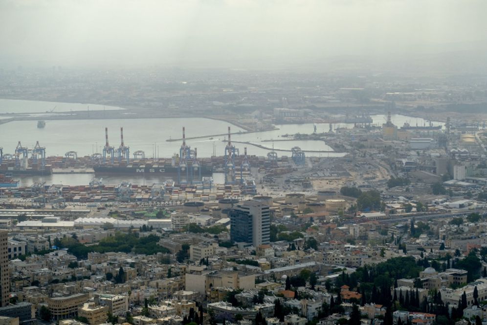 Photo by Yaniv Nadav/Flash90 View of the oil refineries of Haifa and the industrial area, on May 5, 2017.