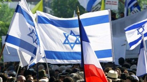 Israël suspend ses achats d’armement auprès de la France