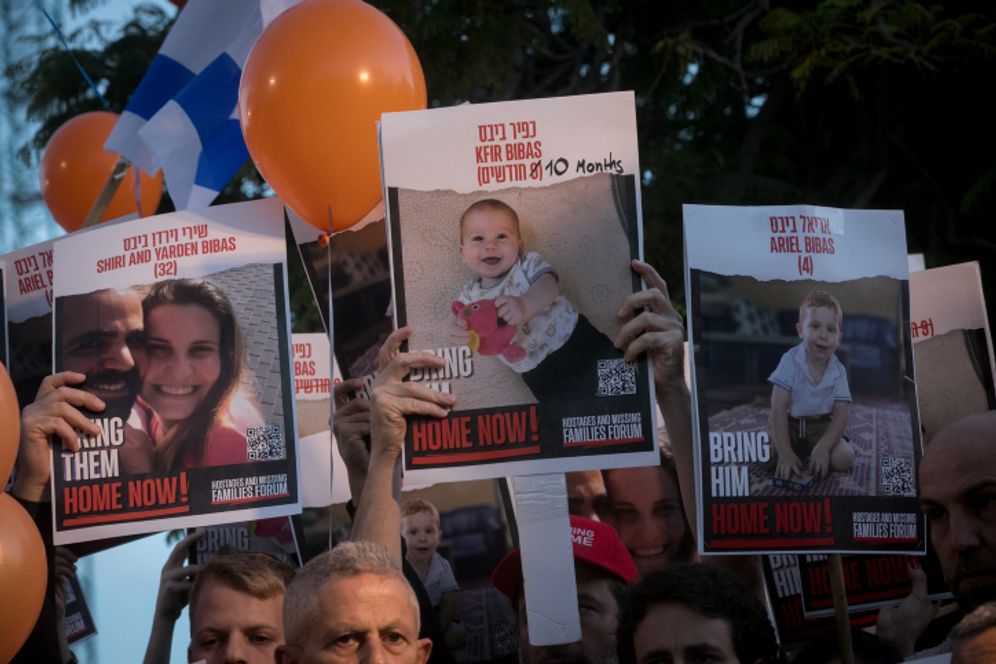 Demonstration in Tel Aviv to demand the release of the Bibas family, hostages of Hamas, November 28, 2023.