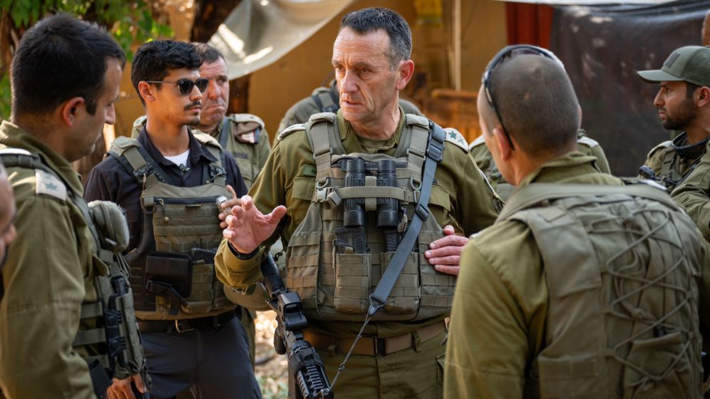 הרמטכ״ל, רב-אלוף הרצי הלוי, קיים סיור במחנה "גיבור" שבגבול הצפון, 4.6.24