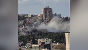 27A Débris d'un missile iranien tombent sur Haïfa