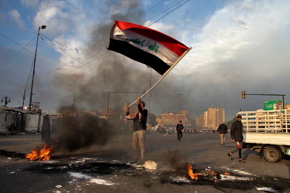 Irak Des Milliers De Manifestants Antipouvoir Conspuent L'Iran Et Les