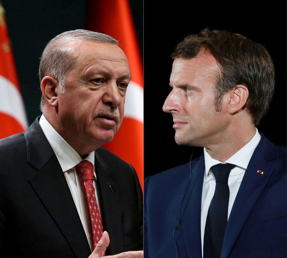 Le président turc Recep Tayyip Erdogan à Ankara le 9 juin 2020 et le président français Emmanuel Macron le 10 septembre 2020 à Porticcio, en Corse.
