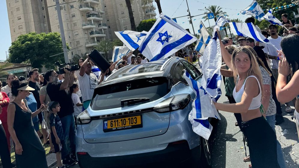 Israelis in Or Yehuda celebrating the release of hostages