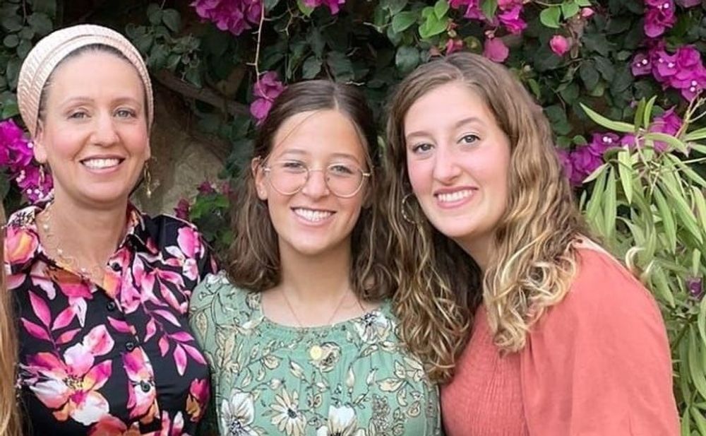 Leah dee et ses deux filles Maya et Rina, victimes d'un attentat vendredi
